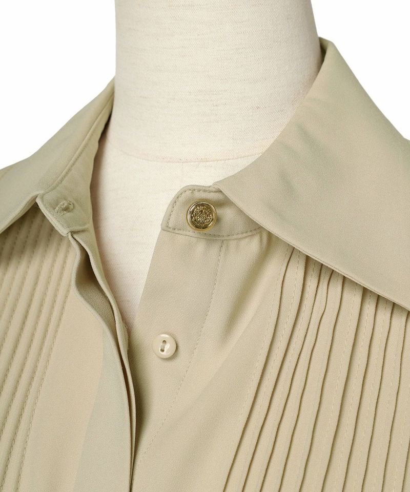 Collar / unbuttoned (light beige)