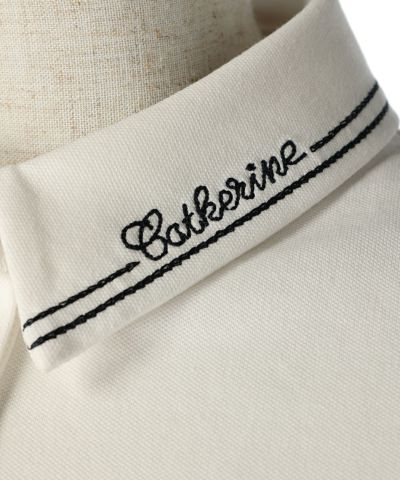 Logo embroidery (off white)