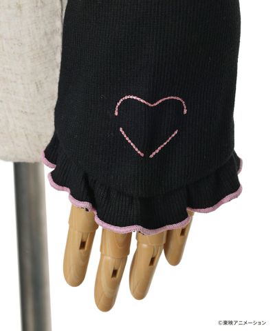 Arm cover / embroidery close-up (black)