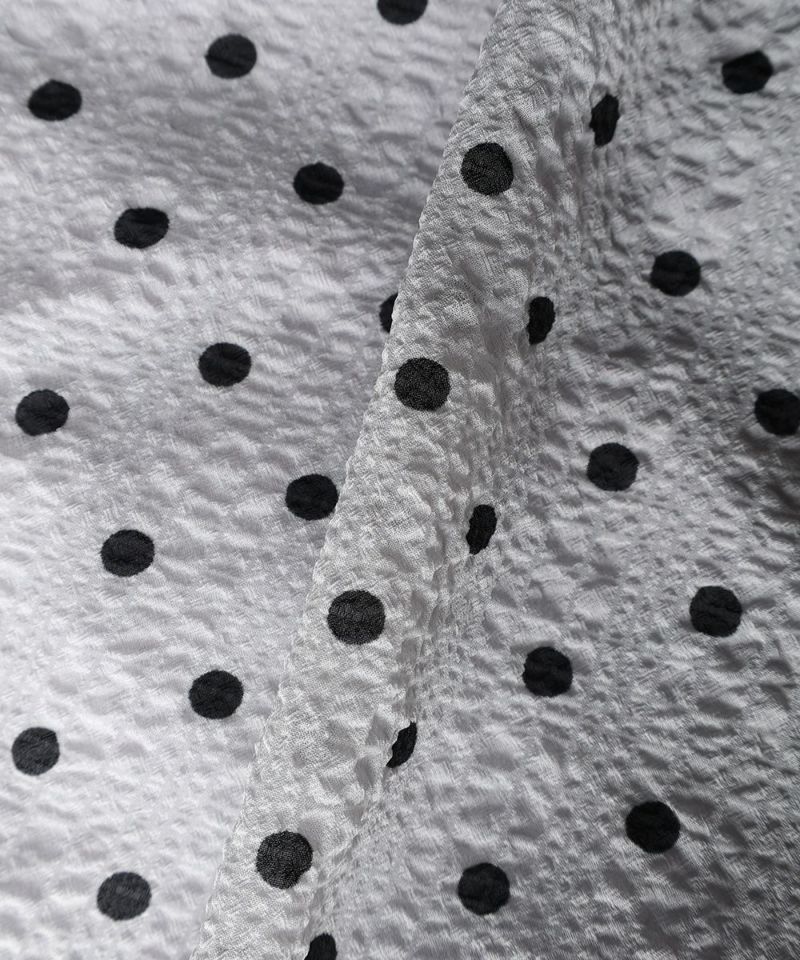 Fabric close-up (light gray x black)