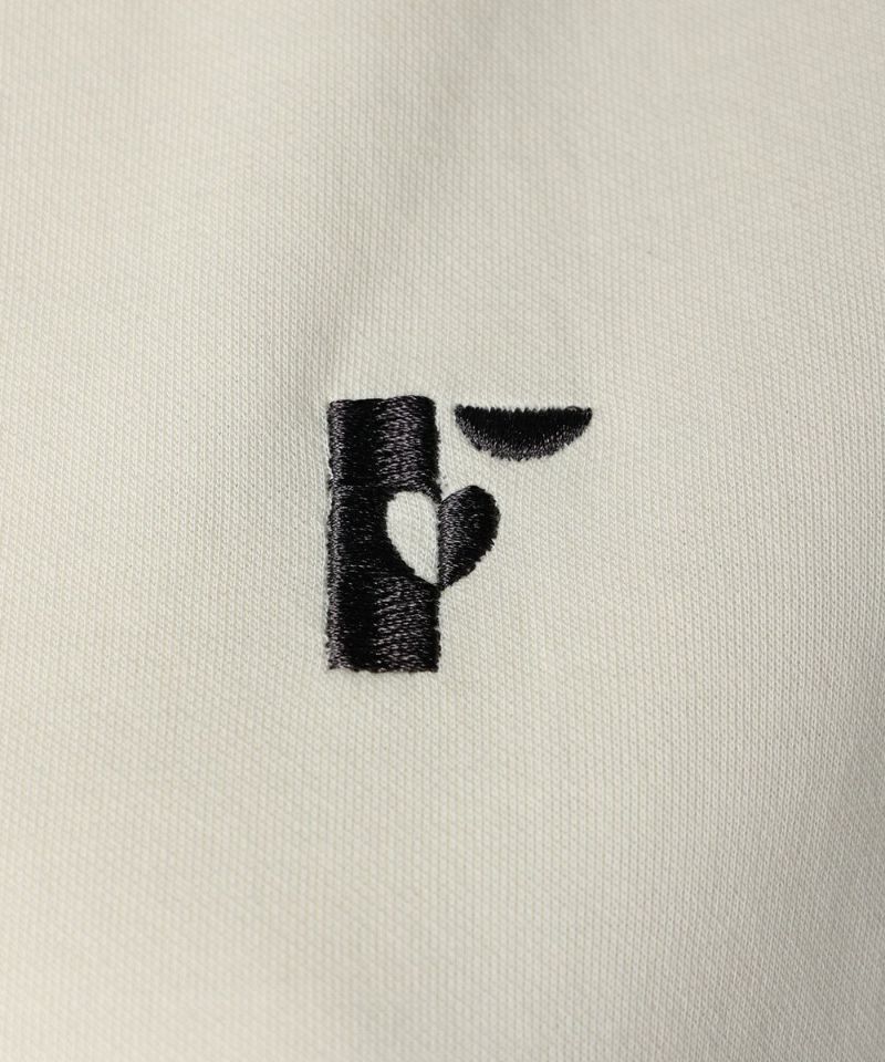 Logo embroidery (off white)