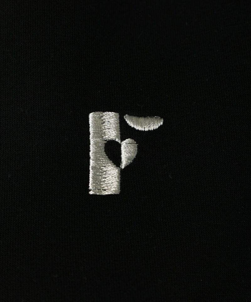 Embroidered logo (black)