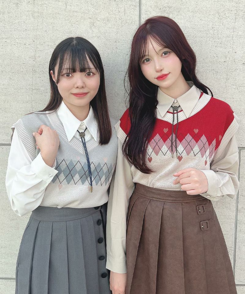 Left: mint gray / 153cm, Right: red / 157cm