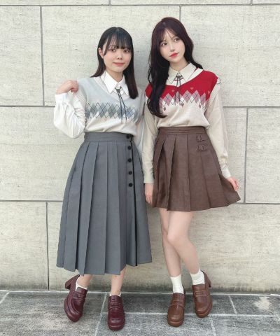 Left: mint gray / 153cm, Right: red / 157cm