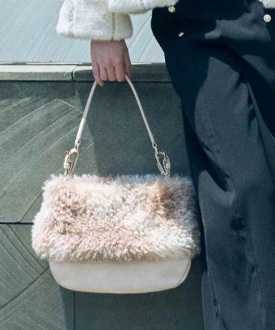 □Curly fur tote bag/an another angelus [51BC01a003]