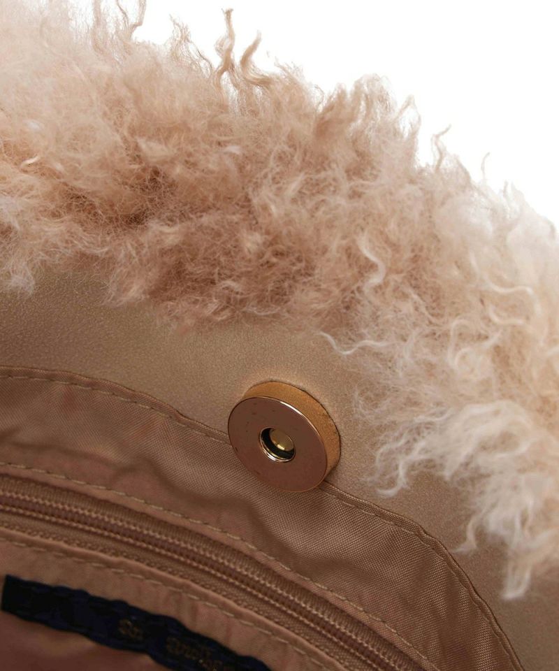 button (light beige)