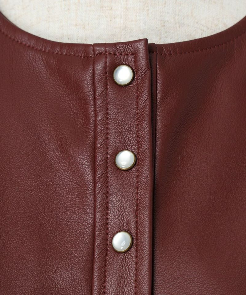 Button (wine red)