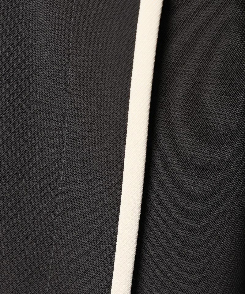 Fabric close-up (charcoal×white)