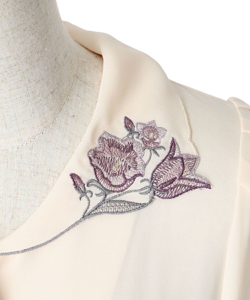 Embroidery close-up (ivory×pink)