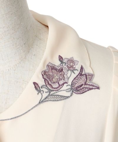 Embroidery close-up (ivory×pink)