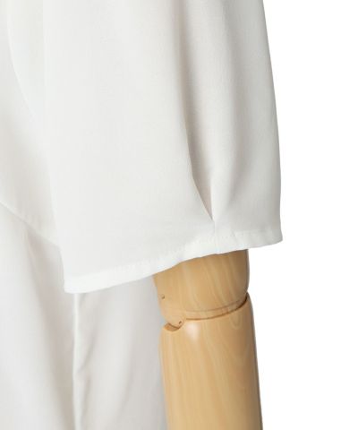Sleeve close-up (off white×blue)