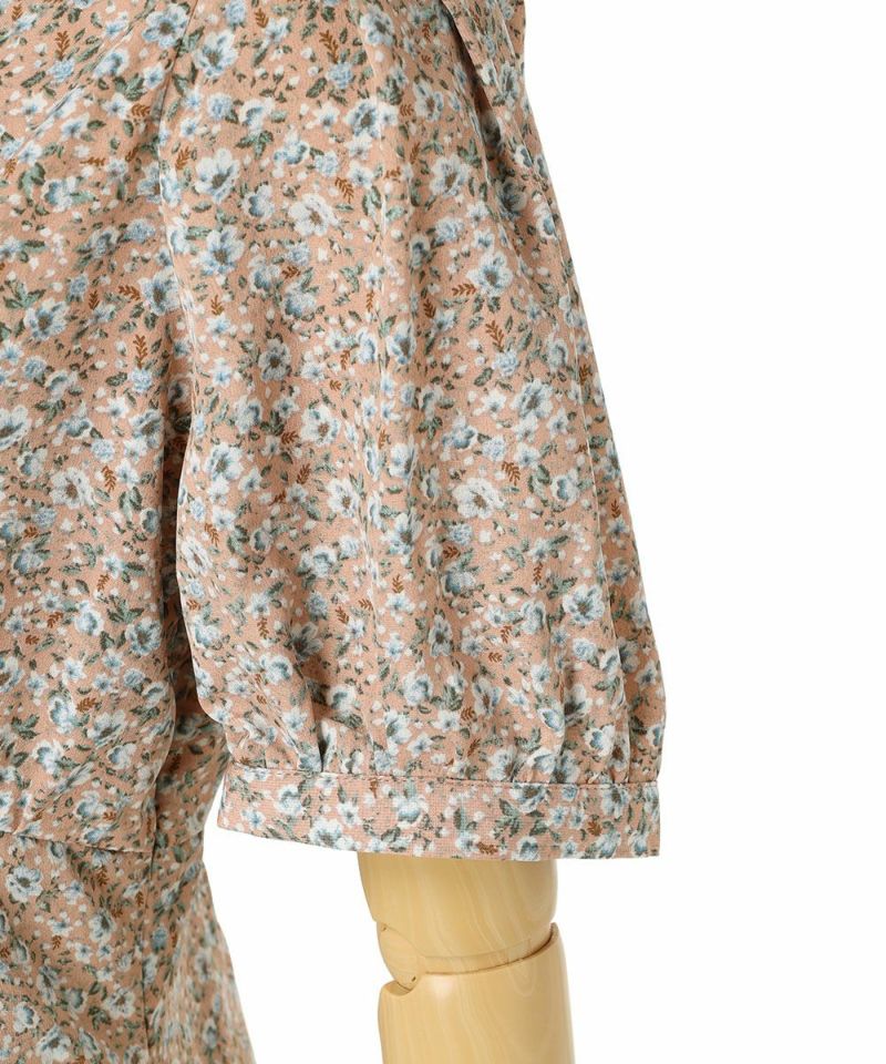 Sleeve close-up (pink beige)