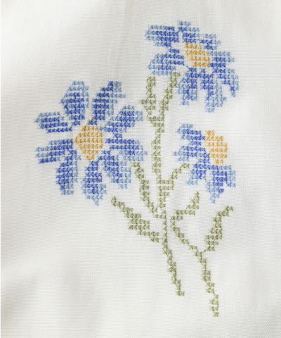 Embroidery up (off white)