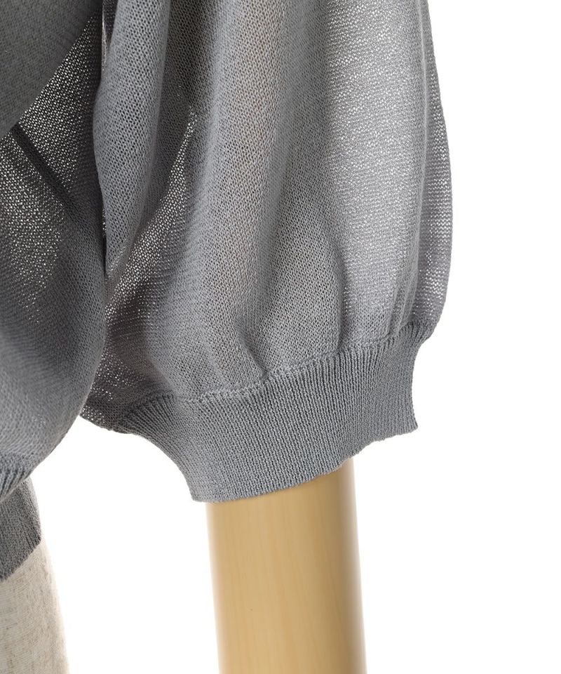 Sleeve close-up (blue gray)