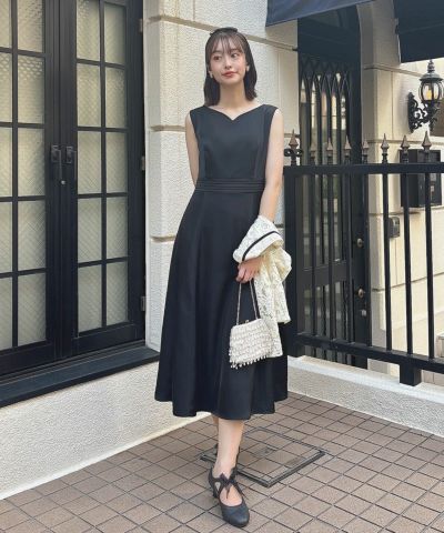 black / 165cm / jacket removed / wearing size 2