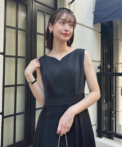 black / 165cm / jacket removed / wearing size 2