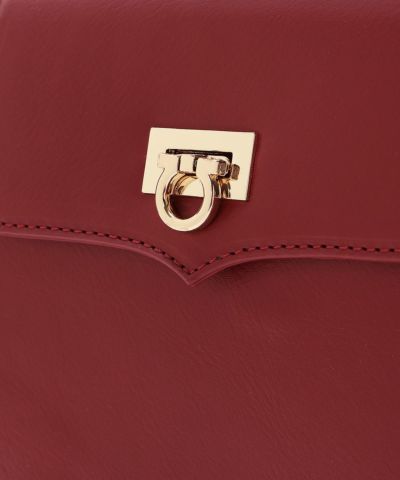 Metal fittings (red)