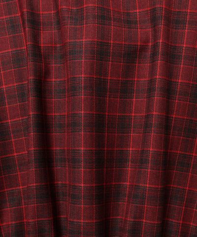Fabric close-up (red×black)