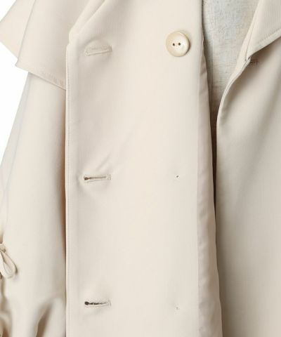 Inner button (light beige)
