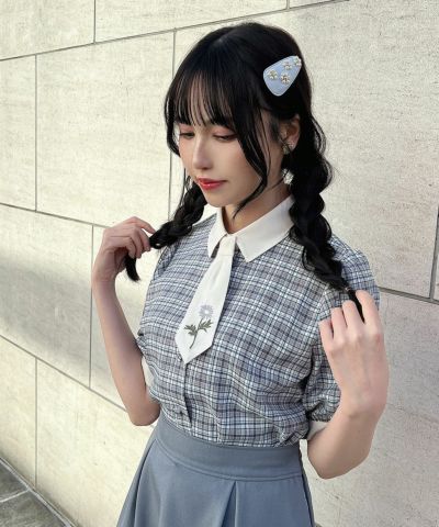 Check shirt with daisy embroidery and tie/F i.n.t [53AF01h004]