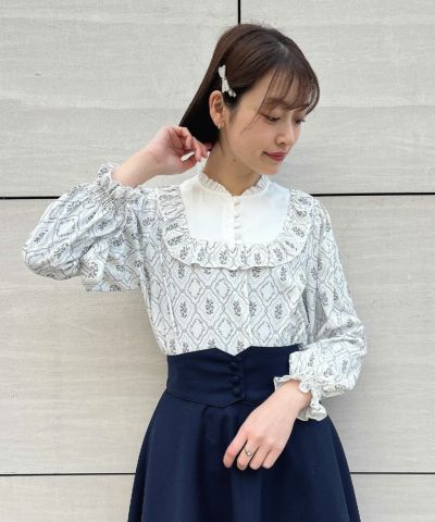 Yoke-switched flower tile pattern blouse/F i.n.t [53AF02j003]