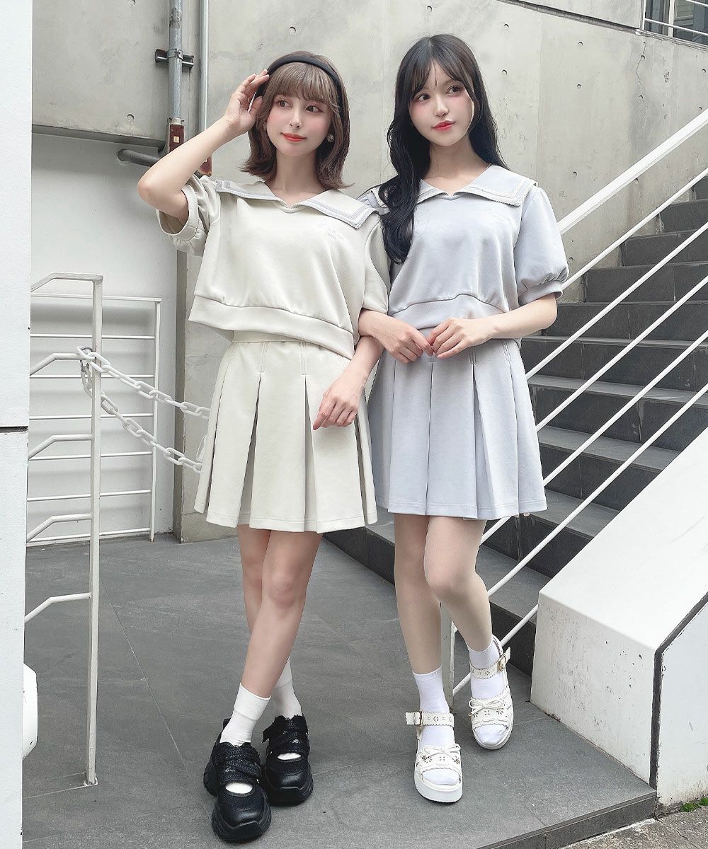 左：off white / 152cm ,右：light blue / 157cm