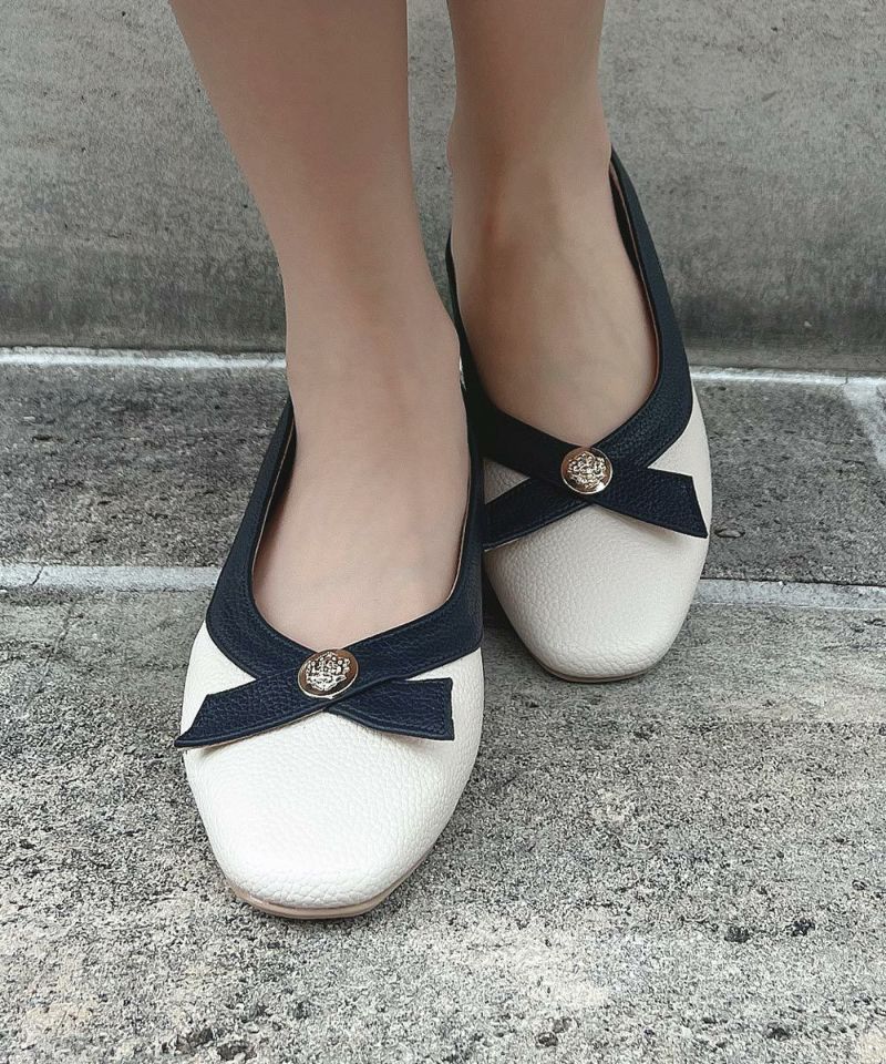 off white × navy