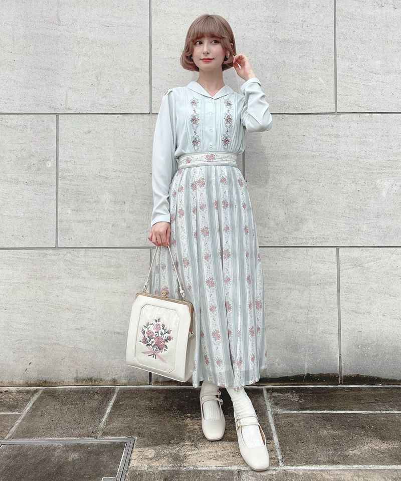 オープンカラーローズ刺繍ブラウス/an another angelus