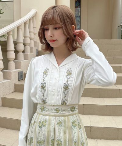 Open collar rose embroidered blouse/an another angelus [53BF02j002]
