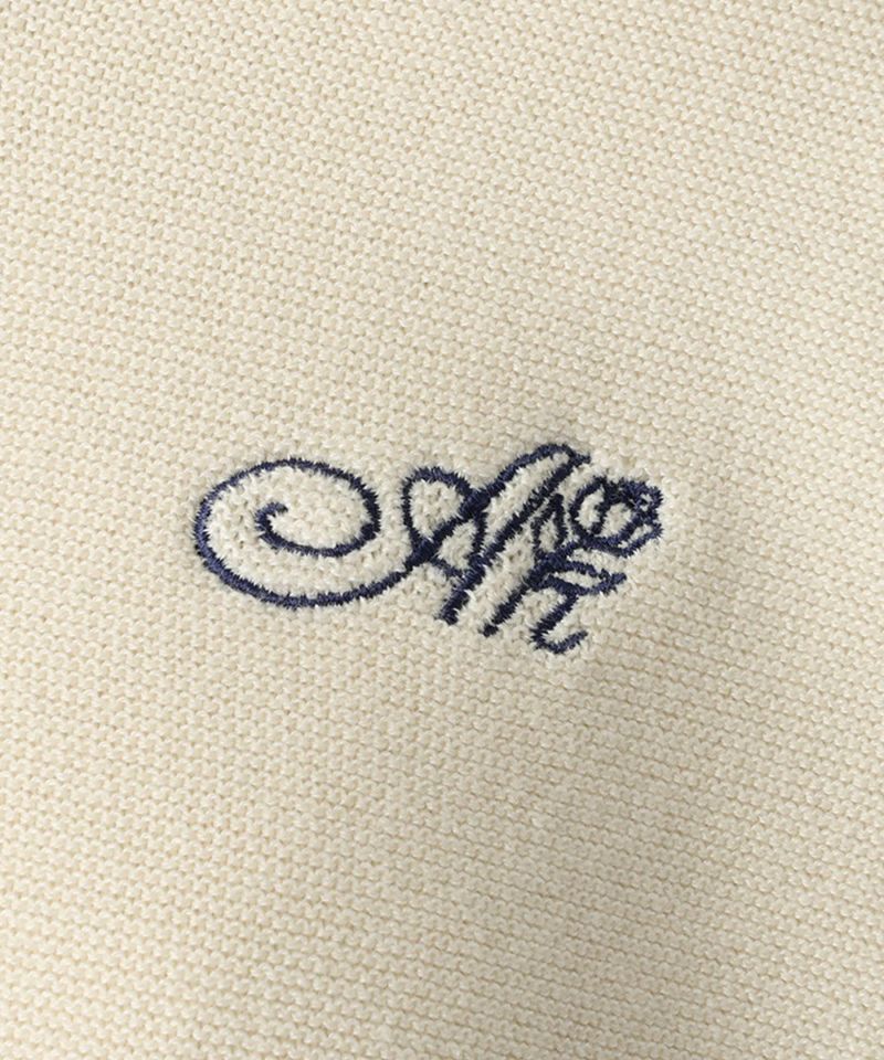 Embroidery close-up (off white×blue)