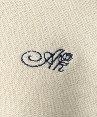 Embroidery close-up (off white×blue)