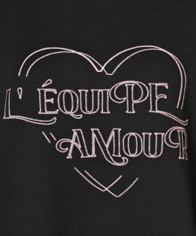 Embroidered logo (black)