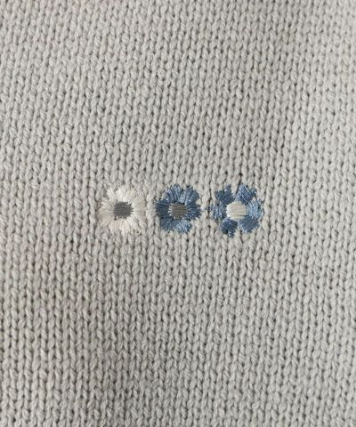 Embroidery up (light gray)