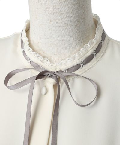 Front up (off white)