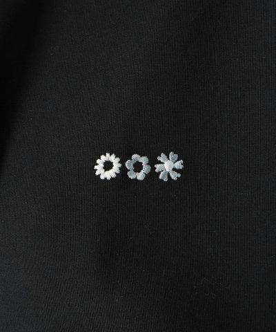 Front embroidery (black)