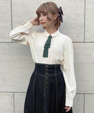 Blouse with multiple ribbon ties/an another angelus [53BF02j003]