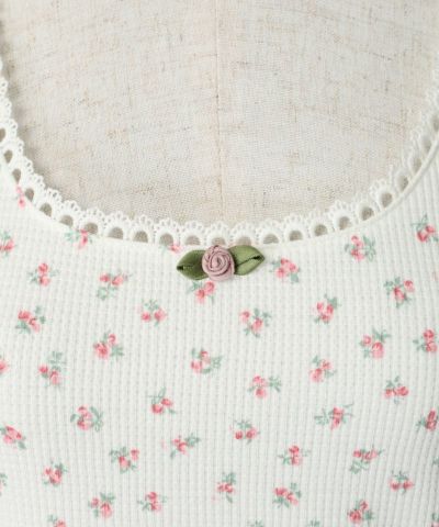 Rose motif (pink)