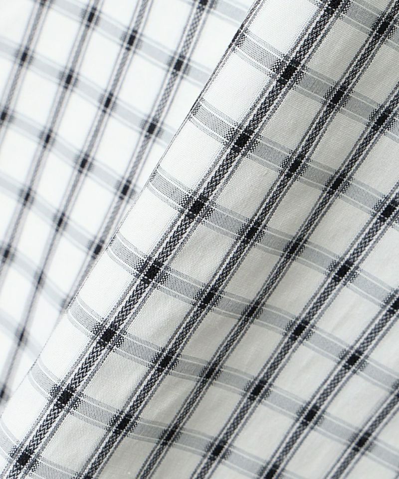 Fabric close-up (off white x black)