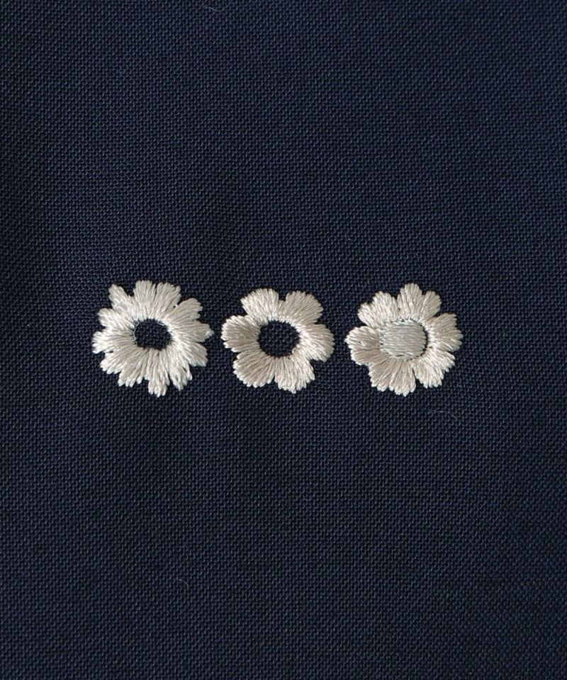 Embroidery (navy×white)