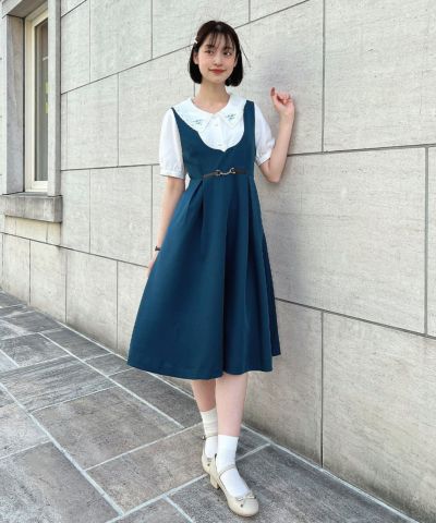 Deep V-neck jumper skirt with chain bits / F i.n.t [53AE04f008]