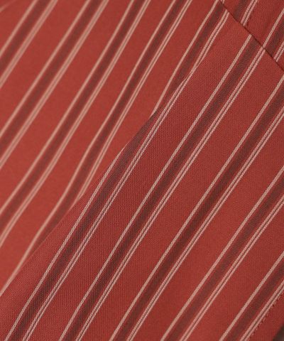Fabric close-up (bordeaux x beige)