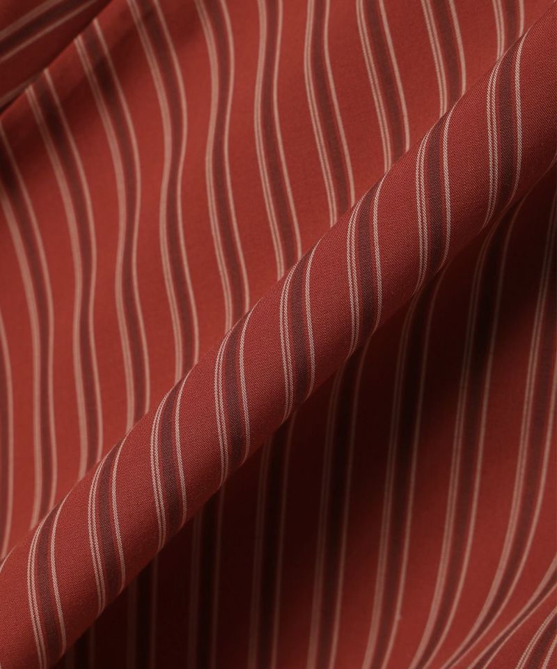 Fabric close-up (bordeaux x beige)