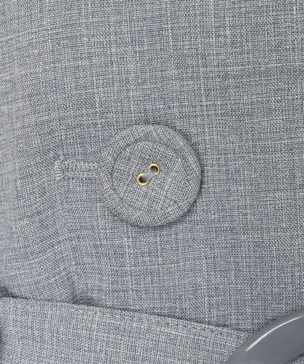釦 (light gray)