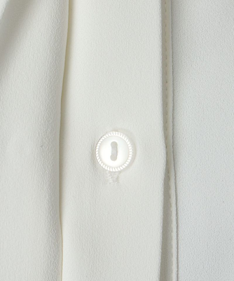Back button (off white×black)