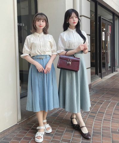 Left: light beige / 152cm, Right: off white / 157cm