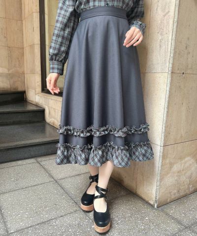 ■【ご予約】チェックフリル使いフレアースカート/F i.n.t [55AG02p001][9月中旬入荷予定]【2025秋】
