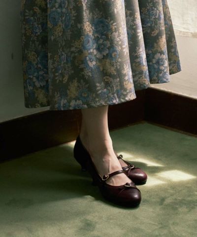 Classic pumps with thin belt / an another angelus [55BA01c001]
