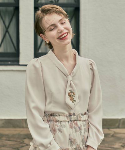 [Pre-order] Rose Embroidered Shawl Collar Tie Blouse / an another angelus [55BF02j004] [Expected arrival: late September]