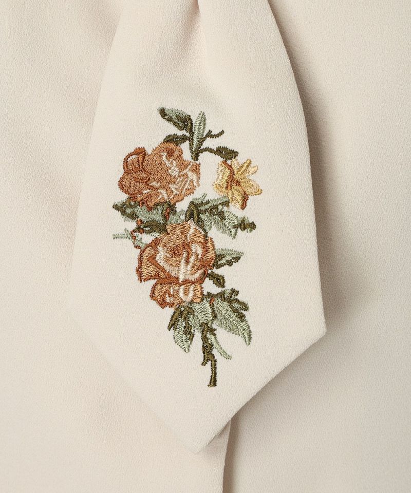 刺繍 (light beige)