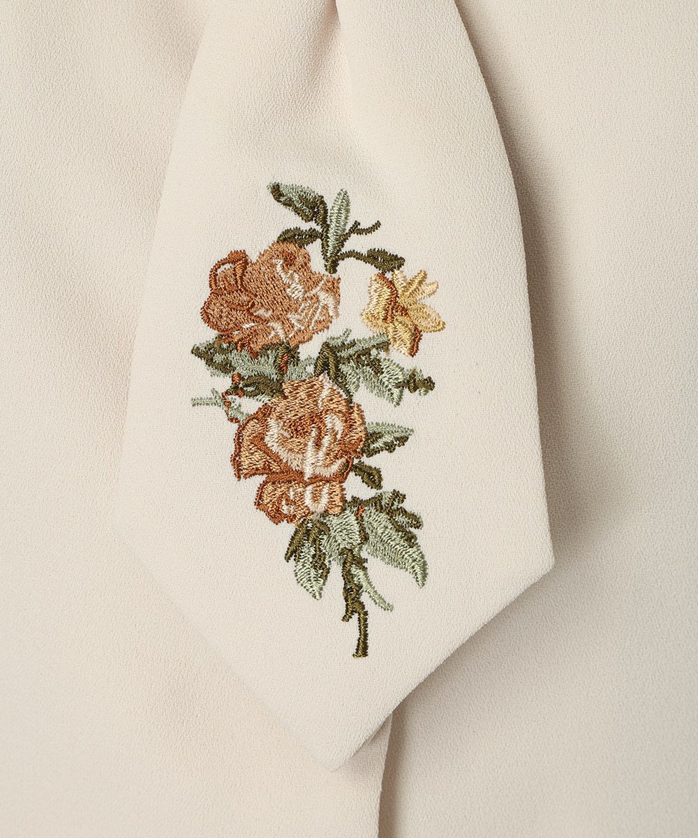刺繍 (light beige)